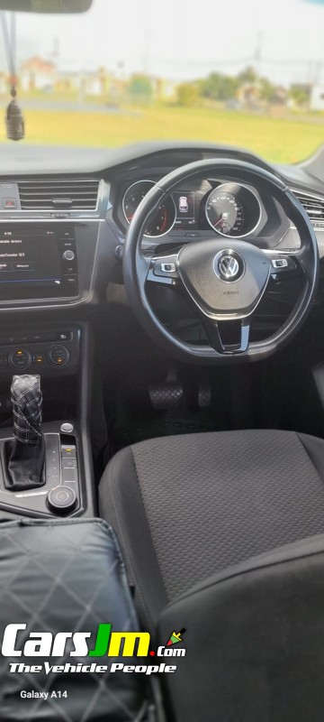 2020 Volkswagen Tiguan image1